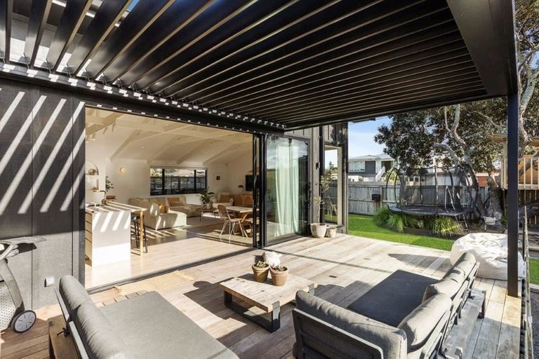 Photo of property in 1/7 Pine Road, Orewa, 0931