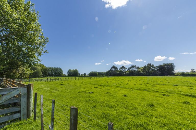 Photo of property in 1293c Roberts Line, Bunnythorpe, Palmerston North, 4478
