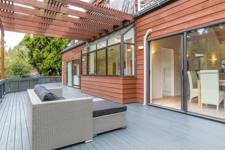 Photo of property in 16 Homewood Place, Chatswood, Auckland, 0626