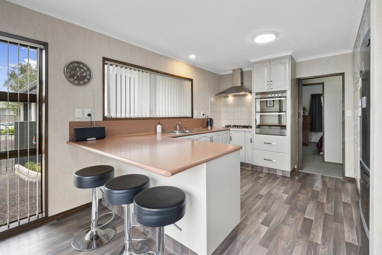 Photo of property in 27 Humphries Place, Awapuni, Palmerston North, 4412