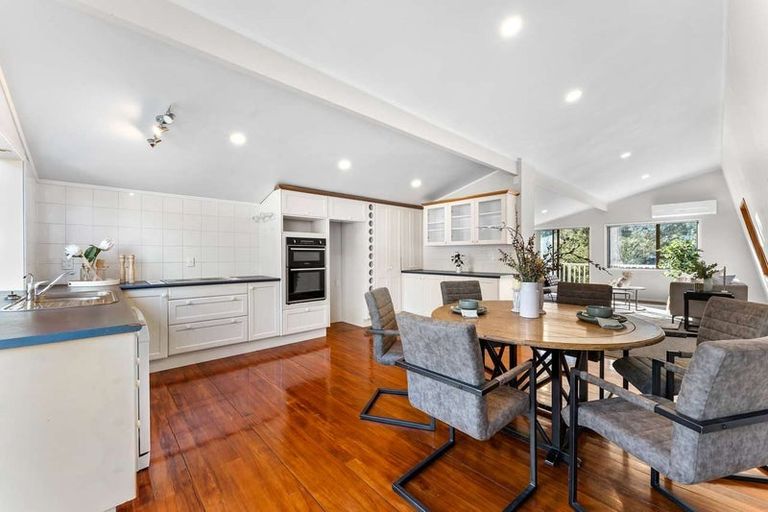 Photo of property in 3 Walnut Lane, Browns Bay, Auckland, 0630