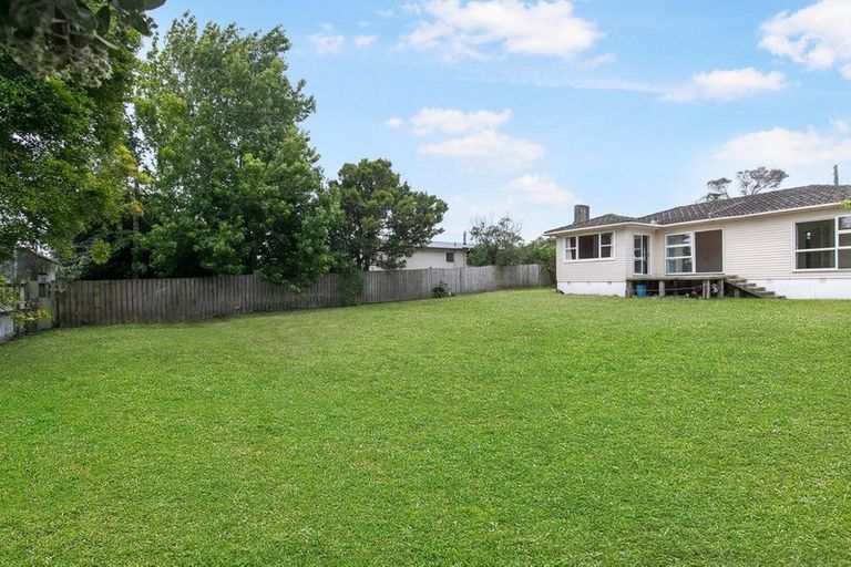 Photo of property in 100 Te Atatu Road, Te Atatu South, Auckland, 0610