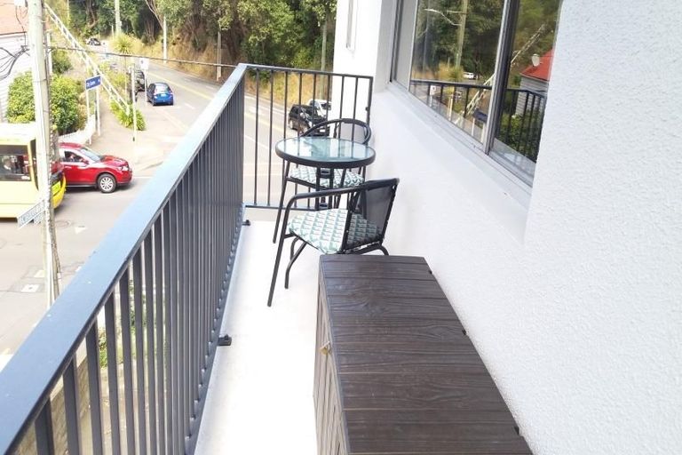 Photo of property in Windsor Court, 2/340 Tinakori Road, Thorndon, Wellington, 6011