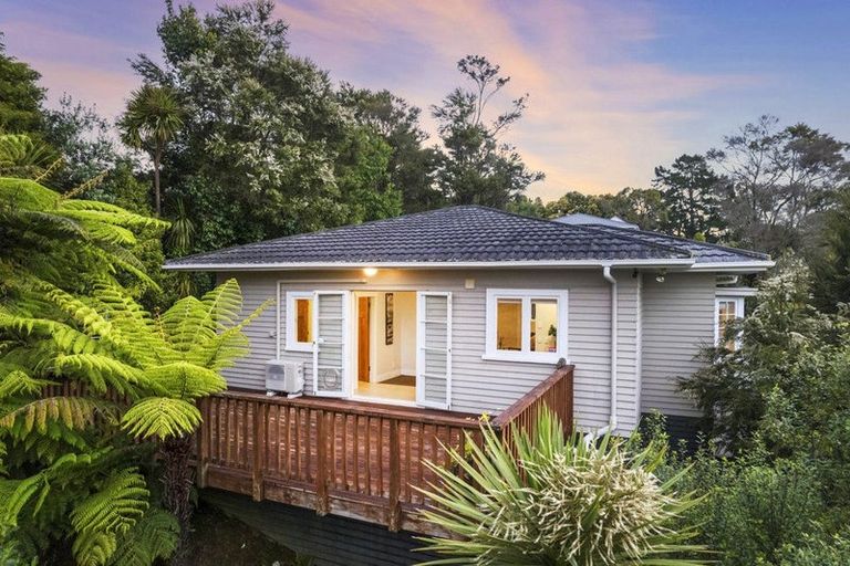 Photo of property in 518e West Coast Road, Oratia, Auckland, 0604