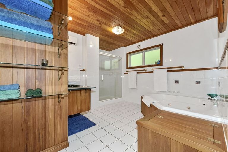 Photo of property in 1a Cochran Road, Oratia, Auckland, 0604