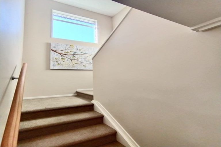 Photo of property in 1/15 Alamein Avenue, Belmont, Auckland, 0622