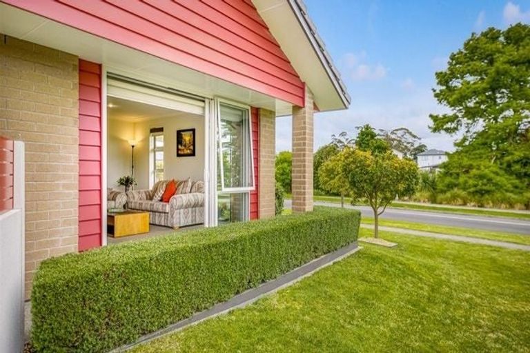 Photo of property in 39 Ridgedale Road, Silverdale, 0932