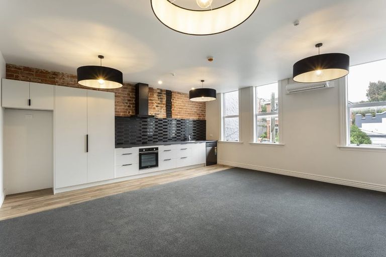 Photo of property in 4/5 View Street, Dunedin Central, Dunedin, 9016