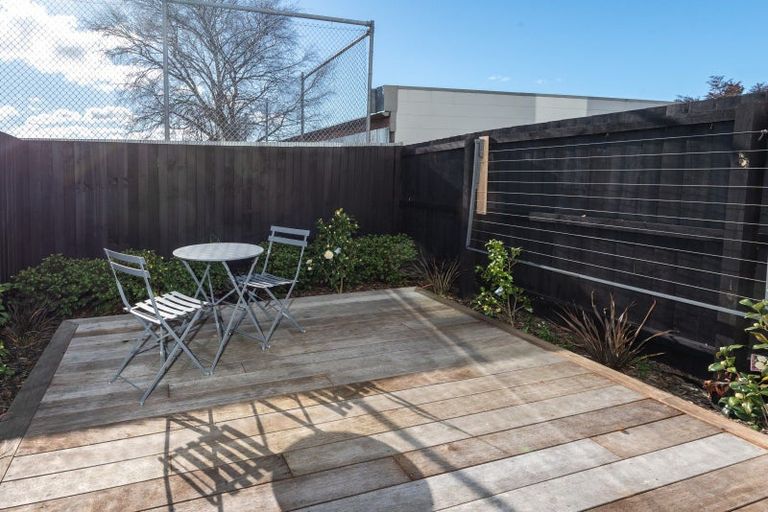 Photo of property in 8/51 Hills Road, Edgeware, Christchurch, 8013