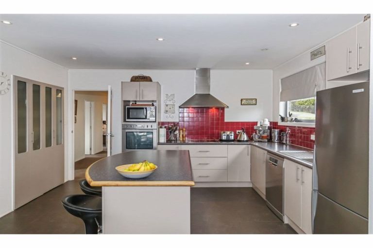 Photo of property in 1 Pluto Place, Beach Haven, Auckland, 0626