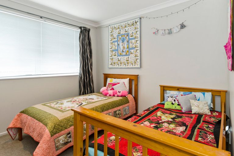 Photo of property in 2 Puriri Road, Pukekohe, 2120