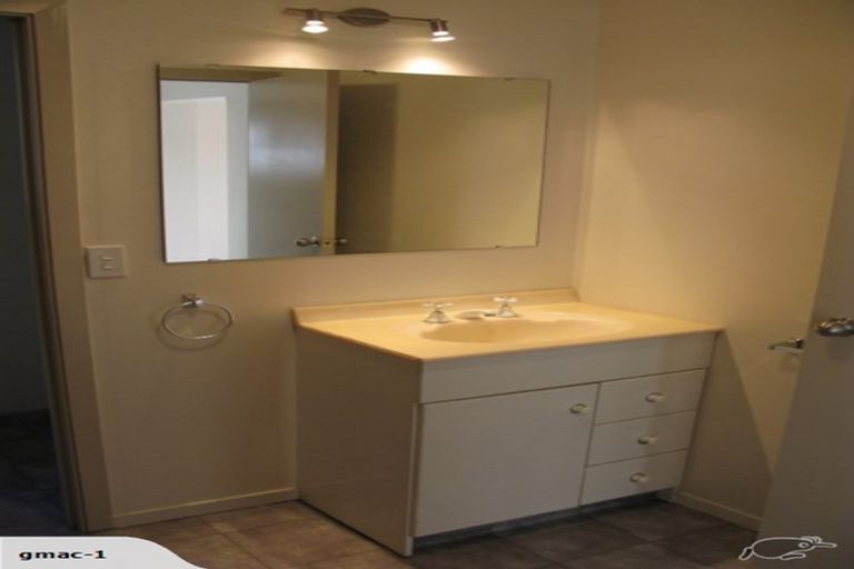 Photo of property in 1/129 Grafton Road, Grafton, Auckland, 1010