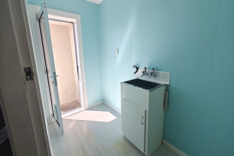 Photo of property in 16 Paisley Street, Kew, Invercargill, 9812