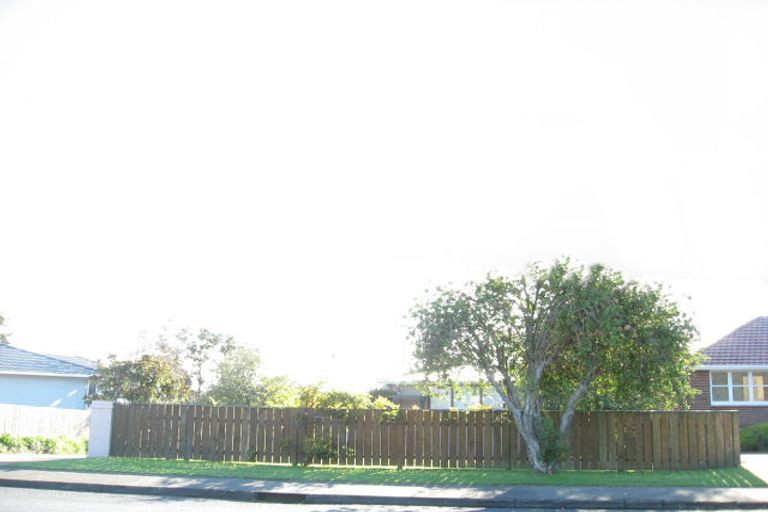Photo of property in 19 Bleakhouse Road, Howick, Auckland, 2014