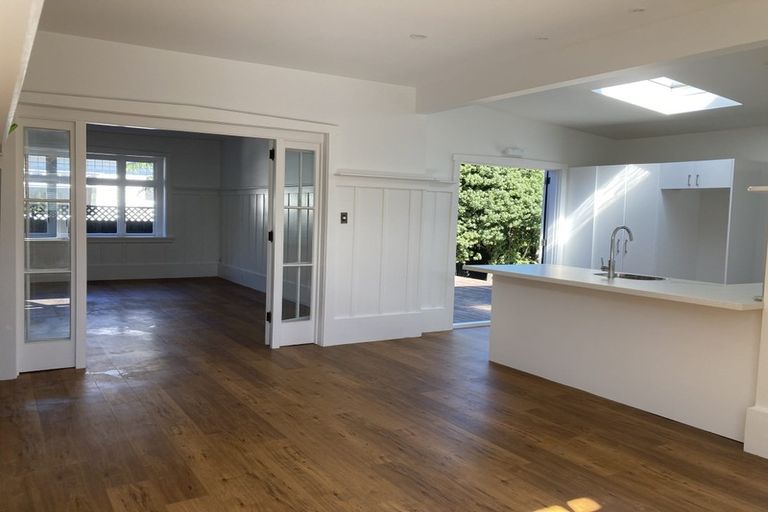 Photo of property in 42 Centaurus Road, Cashmere, Christchurch, 8022