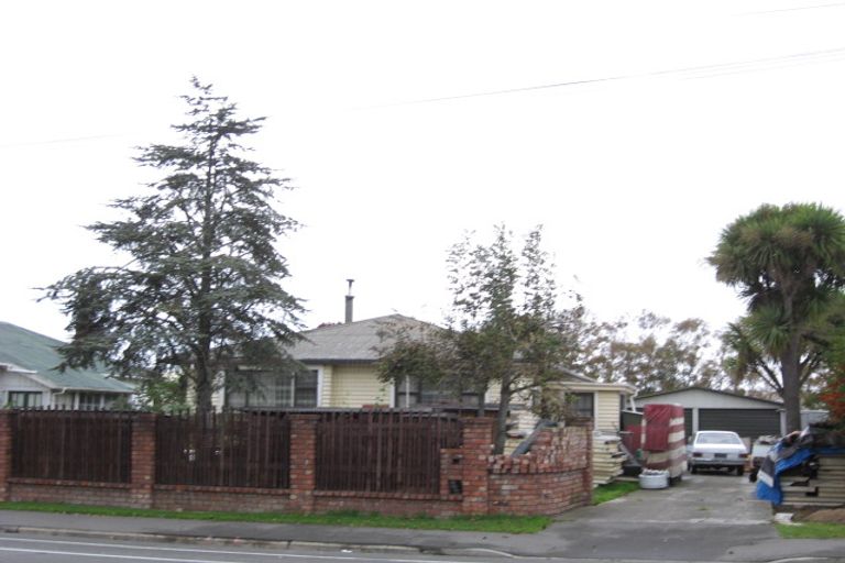 Photo of property in 39 Northcote Road, Northcote, Christchurch, 8052