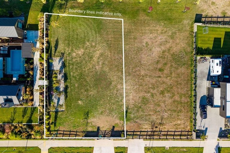 Photo of property in 12 Deans Drive, Wanaka, 9305