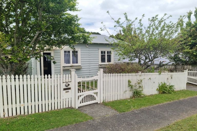 Photo of property in 28b Fruitvale Road, New Lynn, Auckland, 0600