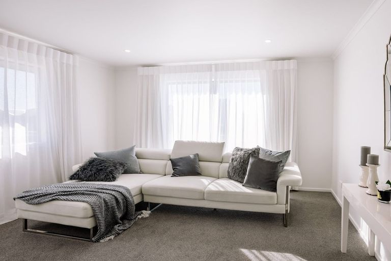 Photo of property in 12 Okoreka Road, Glenbrook, 2681