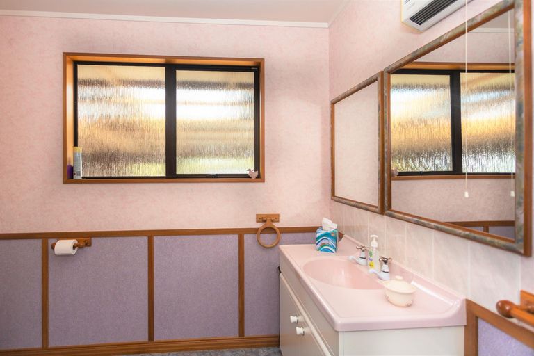 Photo of property in 10 White Street, Glenavy, Waimate, 7980