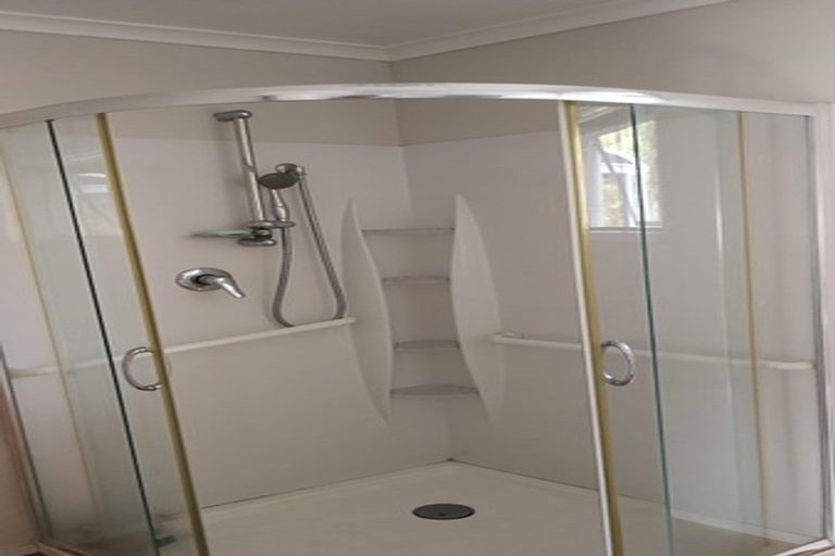 Photo of property in 9/26a Sunnynook Road, Sunnynook, Auckland, 0620