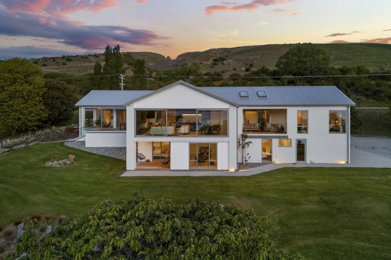 Photo of property in 485 Tarras-cromwell Road, Northburn, Cromwell, 9383