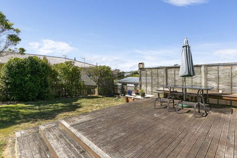 Photo of property in 25 Beazley Avenue, Paparangi, Wellington, 6037