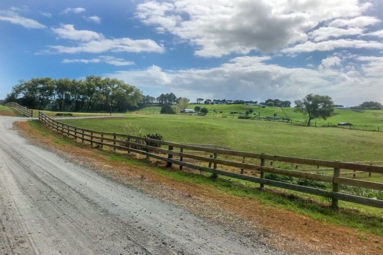 Photo of property in 74a Butchers Bridge Road, Otaua, Waiuku, 2683