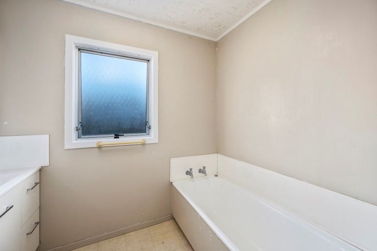 Photo of property in 2b Cherrywood Place, Western Heights, Rotorua, 3015