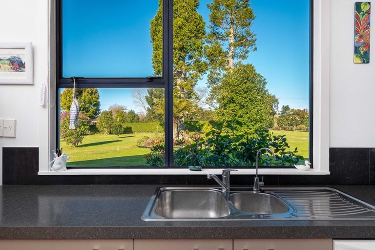 Photo of property in 38 Riddell Road, Kerikeri, 0230