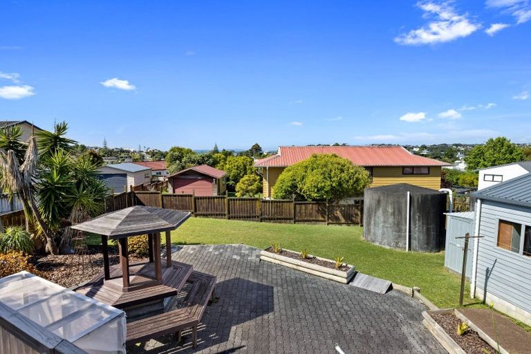 Photo of property in 70 Brightside Road, Stanmore Bay, Whangaparaoa, 0932