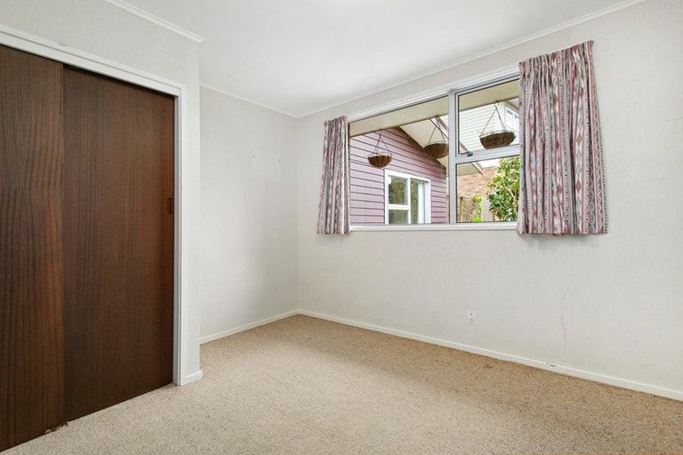 Photo of property in 94 Larsen Crescent, Tawa, Wellington, 5028