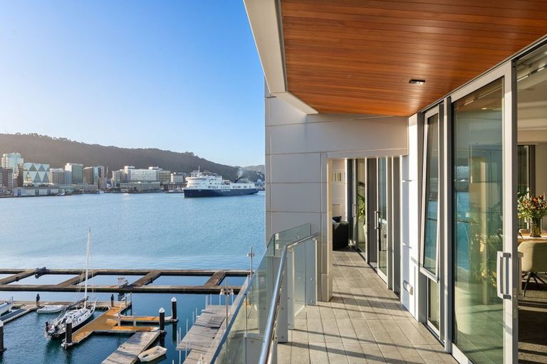 Photo of property in Clyde Quay Wharf, 3b/1 Clyde Quay Wharf, Te Aro, Wellington, 6011