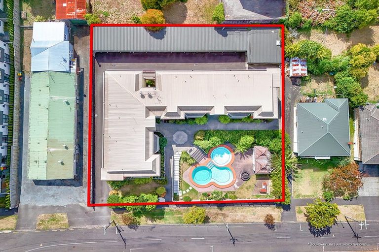 Photo of property in 2/10 Hunter Street, Hamilton Lake, Hamilton, 3204