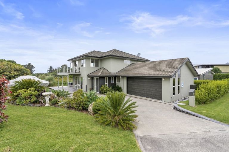 Photo of property in 100 Estuary View, Whangamata, 3620