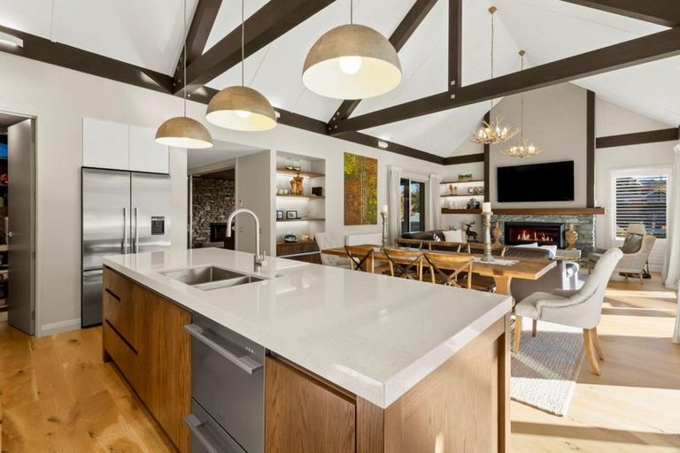 Photo of property in 10 Mica Ridge, Arrowtown, 9371