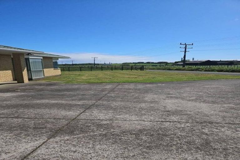 Photo of property in 44 Otaraoa Road, Motunui, Waitara, 4383