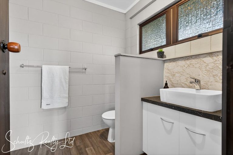 Photo of property in 71 Gorge Road, Maungaturoto, 0520