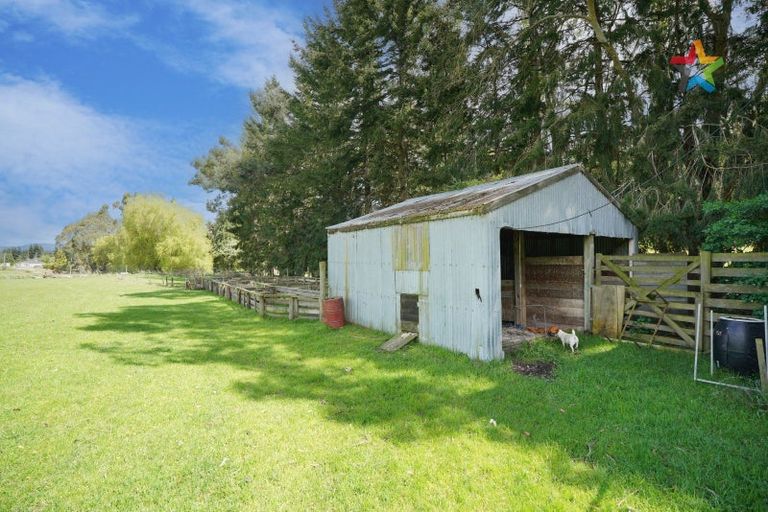 Photo of property in 72 Bush Street, Lumsden, 9730