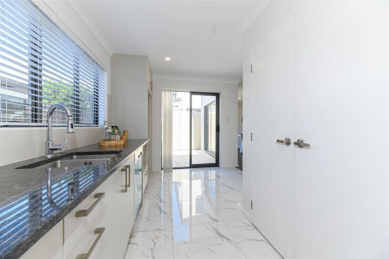 Photo of property in 166b Ennis Avenue, Pakuranga Heights, Auckland, 2010