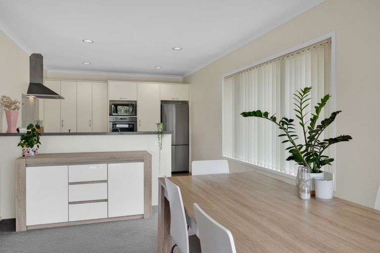 Photo of property in 2a Faber Place, Inglewood, 4330