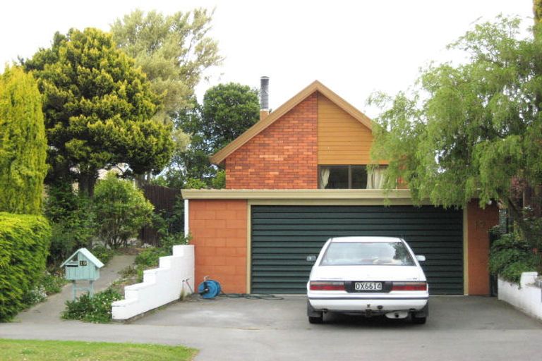 Photo of property in 19 Hawkswood Place, Avonhead, Christchurch, 8042