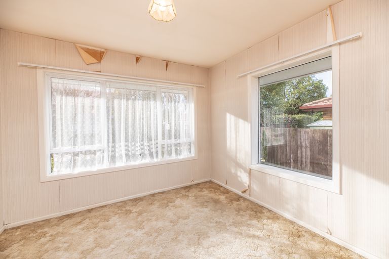 Photo of property in 406 Main North Road, Redwood, Christchurch, 8051