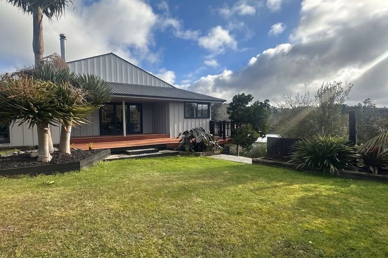Photo of property in 7 Hammond Avenue, Hatfields Beach, Orewa, 0931