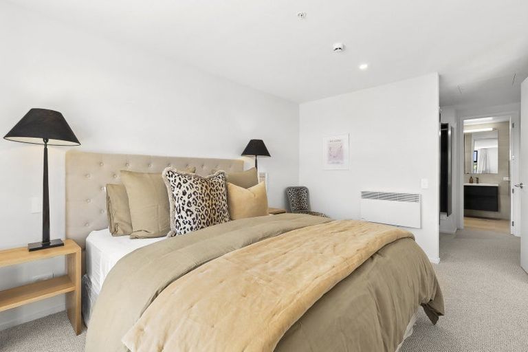 Photo of property in 3/5 Northlake Drive, Wanaka, 9305