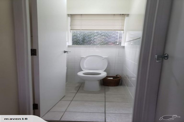 Photo of property in 88 Chivalry Road, Glenfield, Auckland, 0629