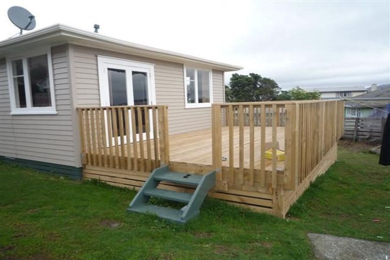 Photo of property in 130 Arahura Crescent, Waitangirua, Porirua, 5024