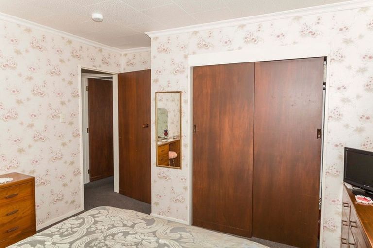 Photo of property in 4 Mccallum Street, Dannevirke, 4930