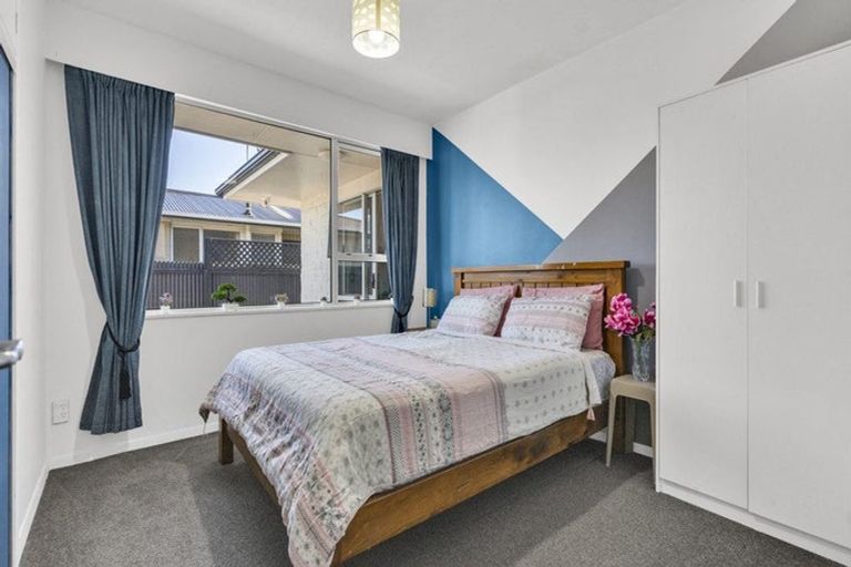 Photo of property in 13 Davidson Crescent, Hornby, Christchurch, 8042