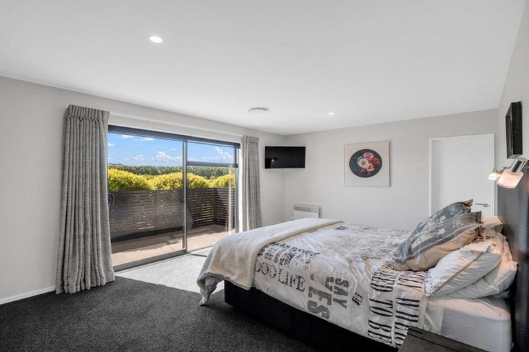 Photo of property in 28 Te Haunui Lane, Pegasus, 7612